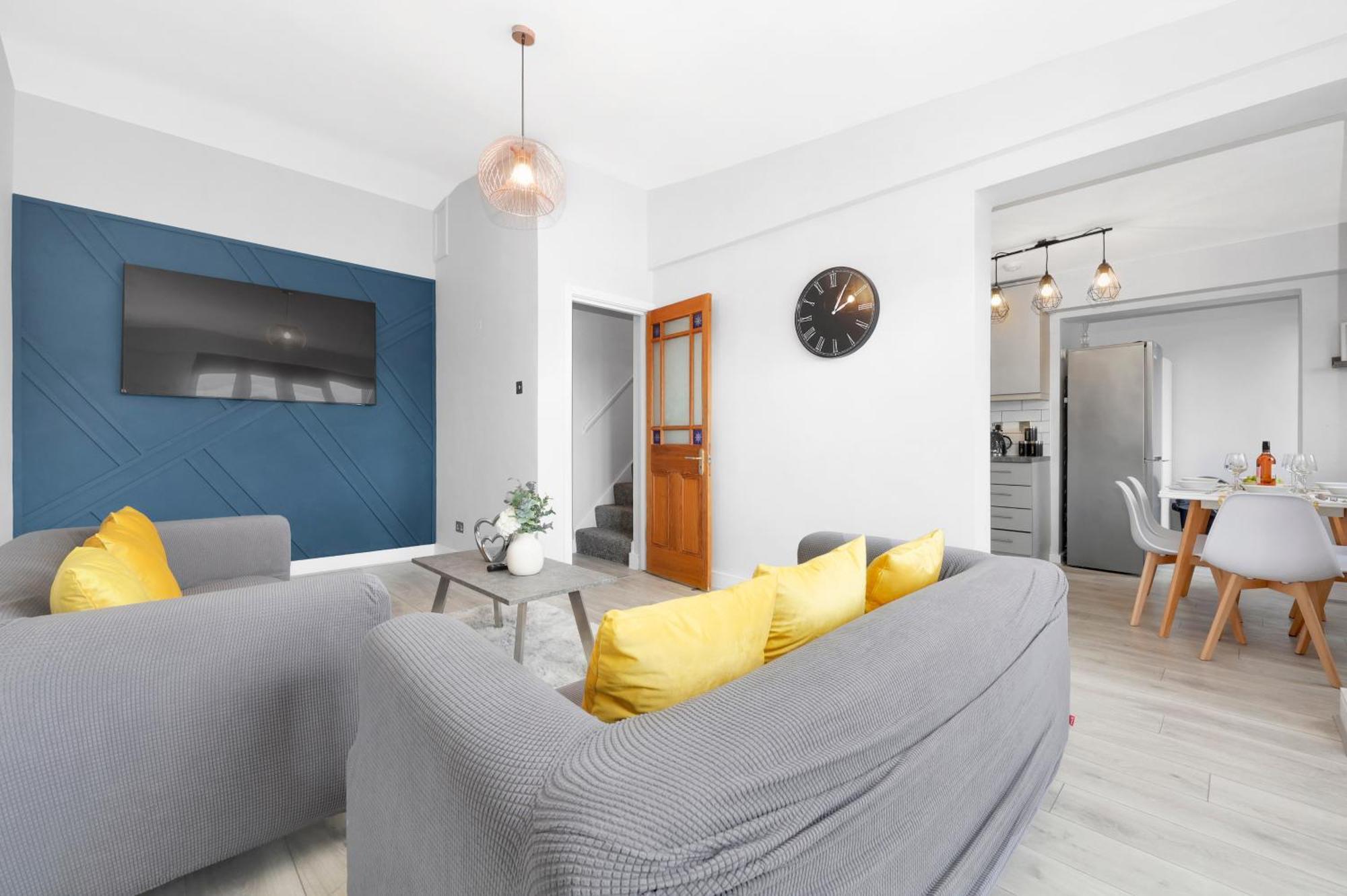 Waterside 4 Bed Apartment Лондон Екстериор снимка