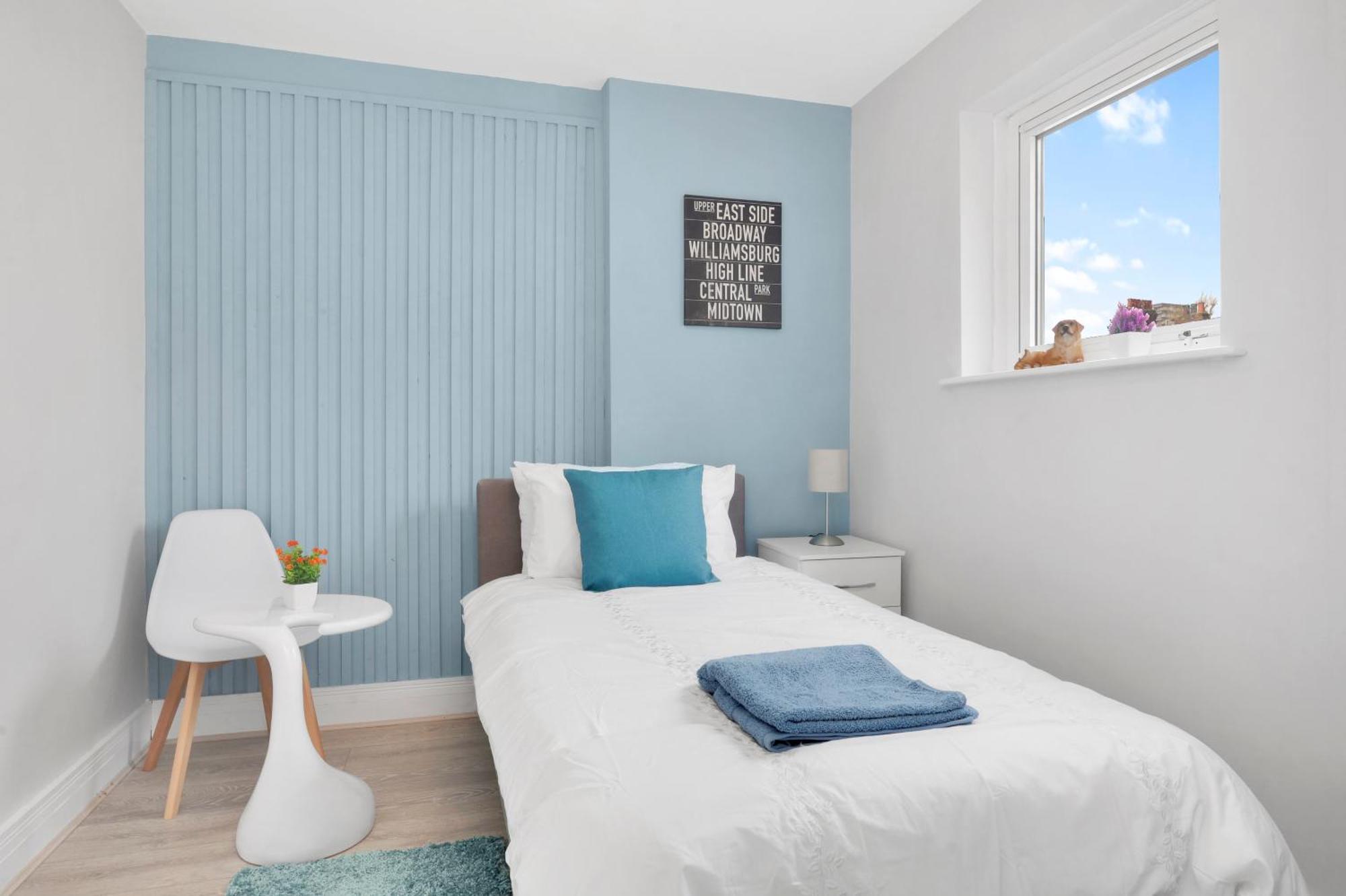 Waterside 4 Bed Apartment Лондон Екстериор снимка